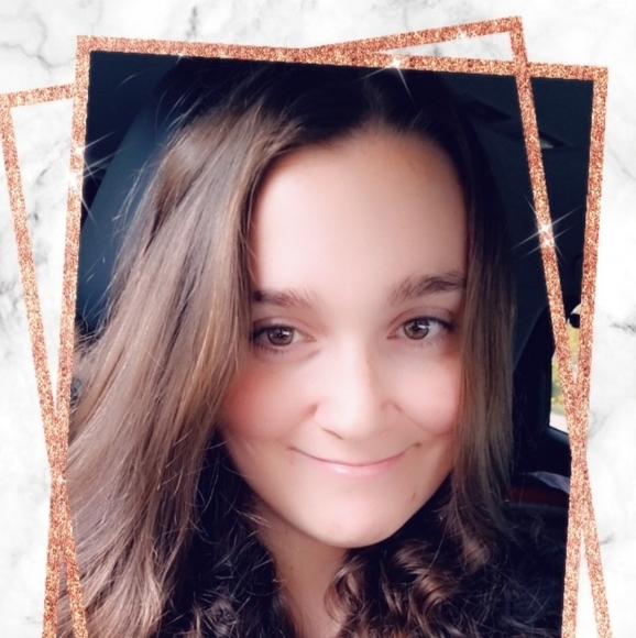 Meet your Posher, Hailey - Picture 1 of 1